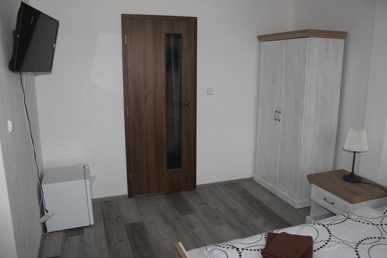 Penzion Vesely Zelezny Brod Buitenkant foto